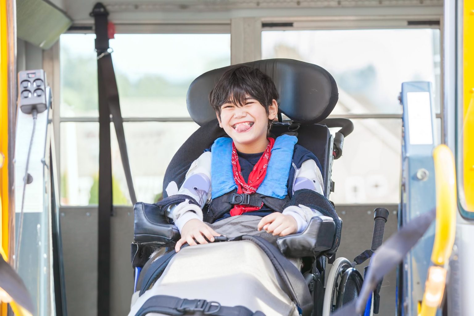 Кореец на инвалидной коляске